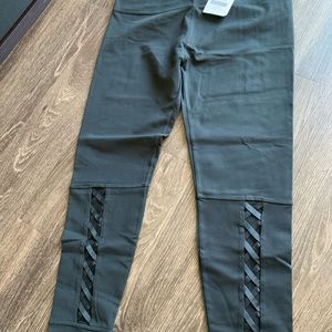 BNWT Fabletics black Savina legging